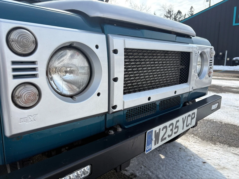 2000 Land Rover Defender - Image 11 of 31