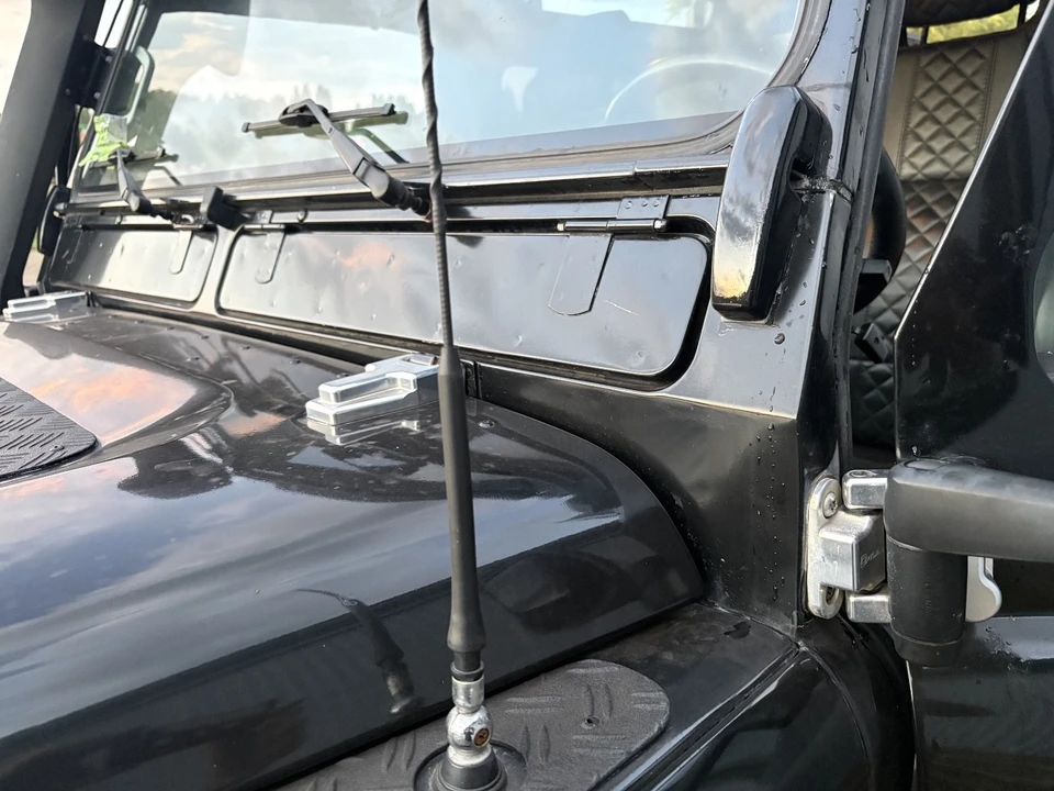 2000 Land Rover Defender - Image 13 of 29