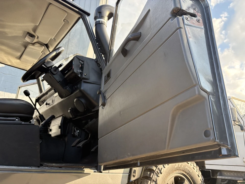2000 Land Rover Defender - Image 10 of 30