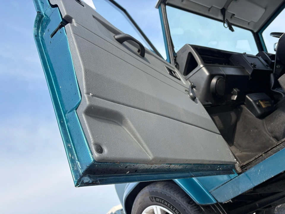 2000 Land Rover Defender - Image 15 of 31