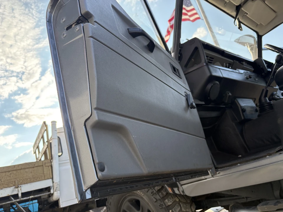 2000 Land Rover Defender - Image 11 of 30