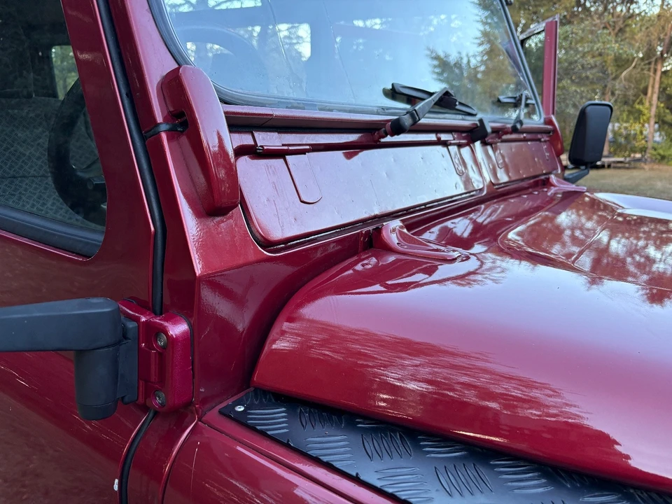 2000 Land Rover Defender 110 - Image 8 of 21