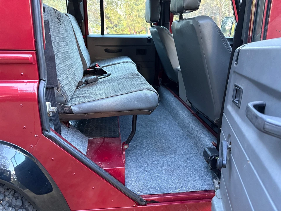 2000 Land Rover Defender 110 - Image 16 of 21