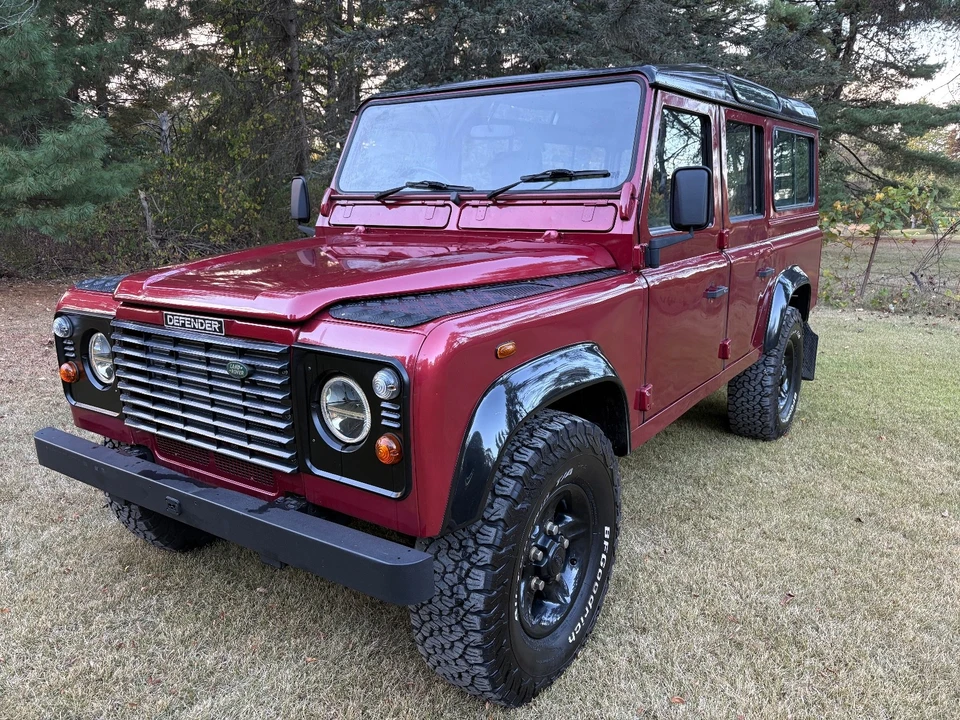 2000 Land Rover Defender 110 - Image 3 of 21
