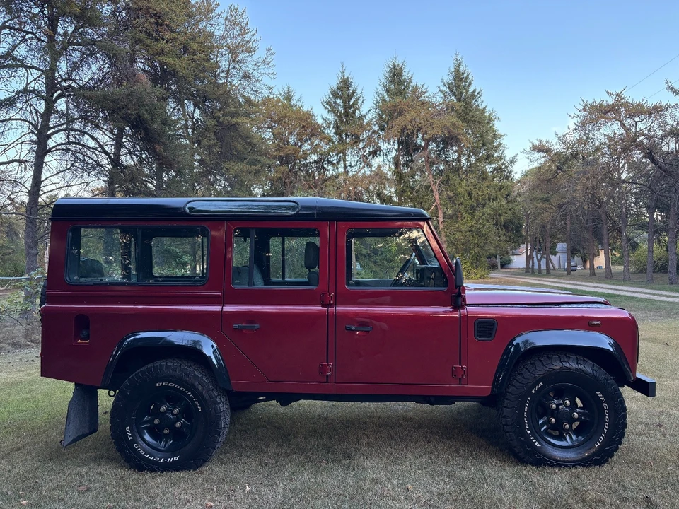 2000 Land Rover Defender 110 - Image 6 of 21