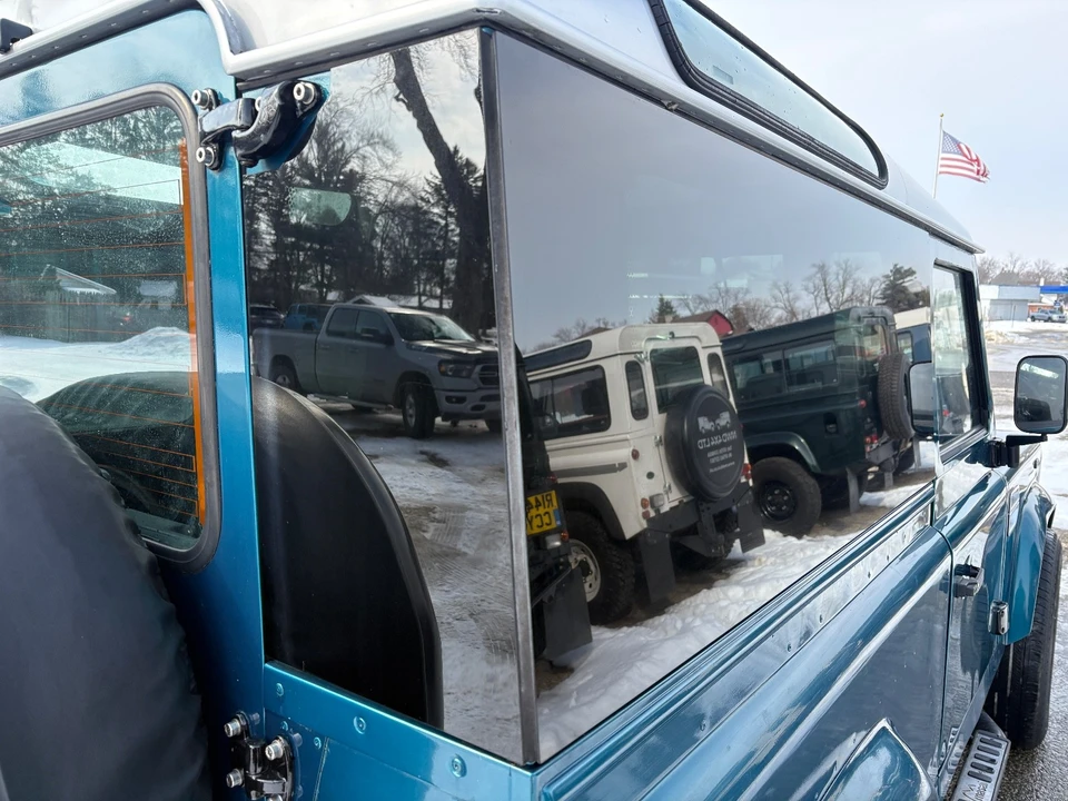2000 Land Rover Defender 90 - Image 8 of 21