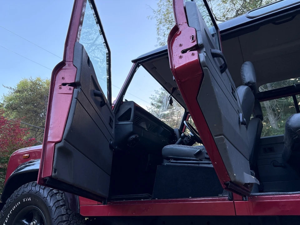 2000 Land Rover Defender 110 - Image 11 of 21
