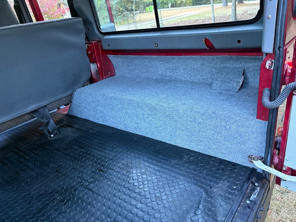 2000 Land Rover Defender 110 - Image 17 of 21