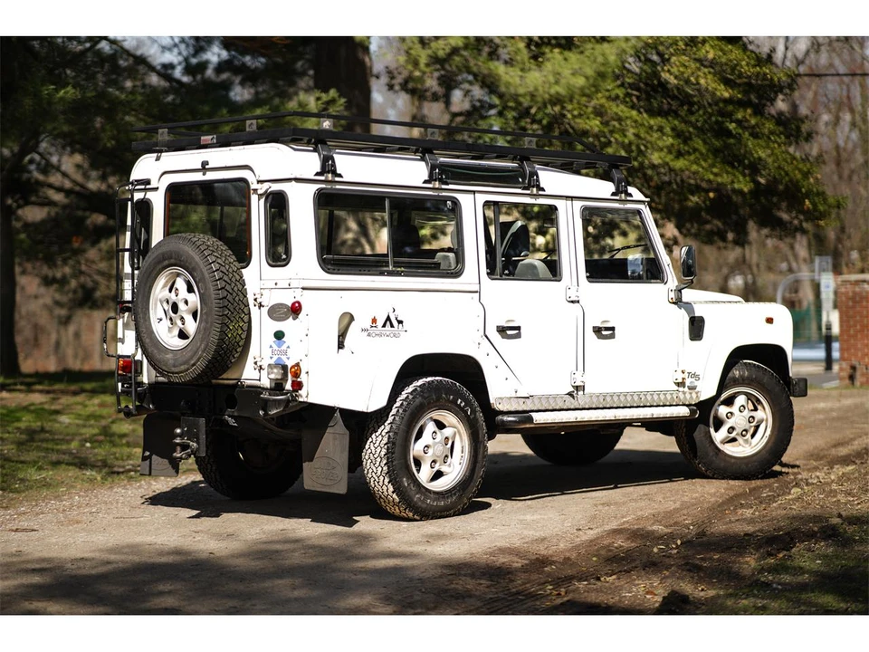 2000 Land Rover Defender 110 - Image 3 of 31
