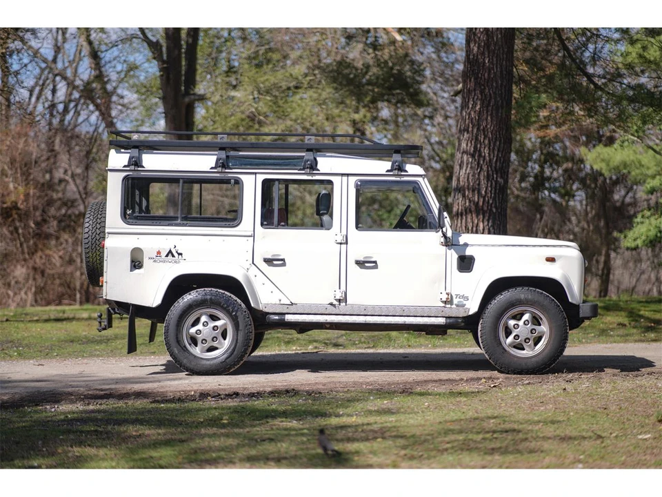 2000 Land Rover Defender 110 - Image 5 of 31