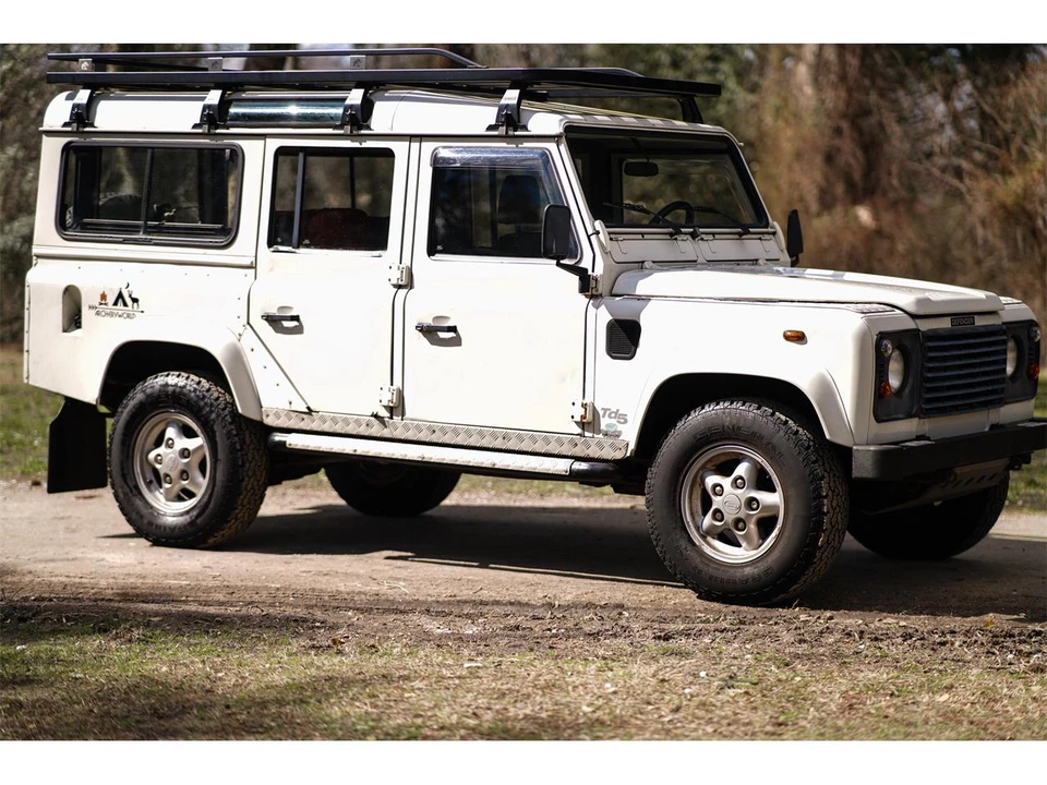 2000 Land Rover Defender 110 - Image 8 of 31