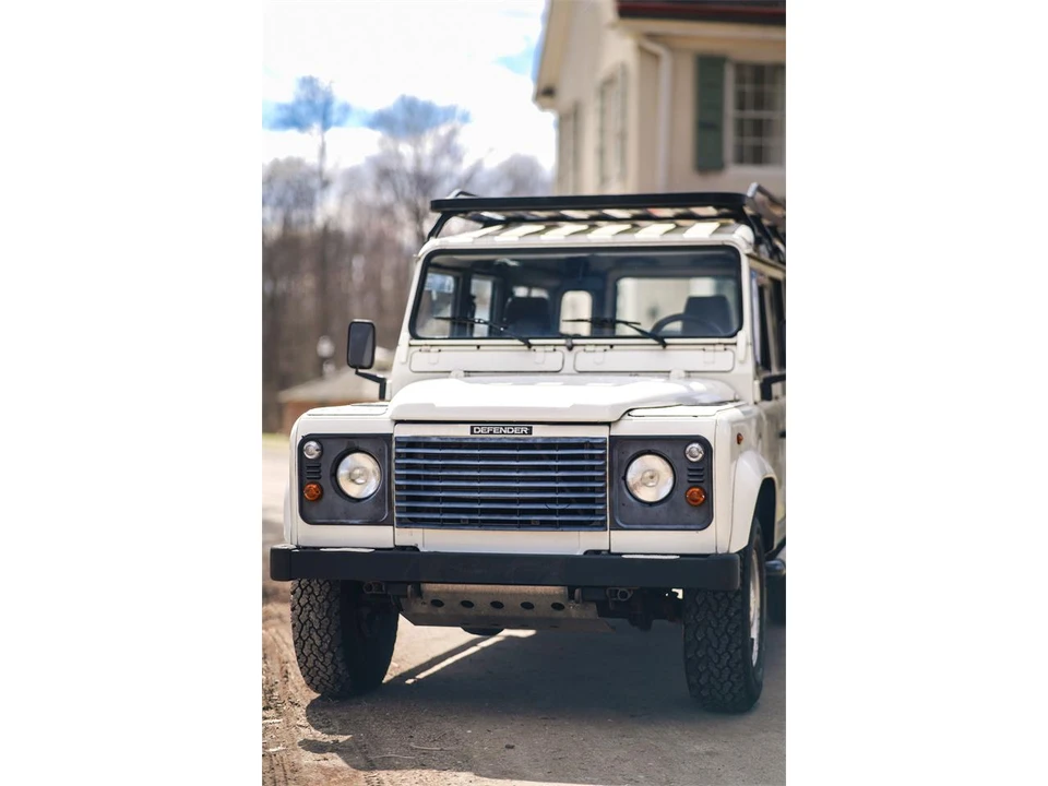 2000 Land Rover Defender 110 - Image 10 of 31