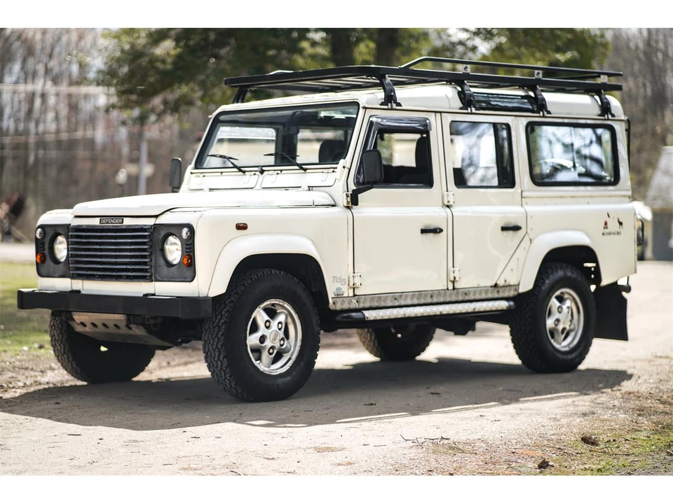 2000 Land Rover Defender 110 - Image 13 of 31