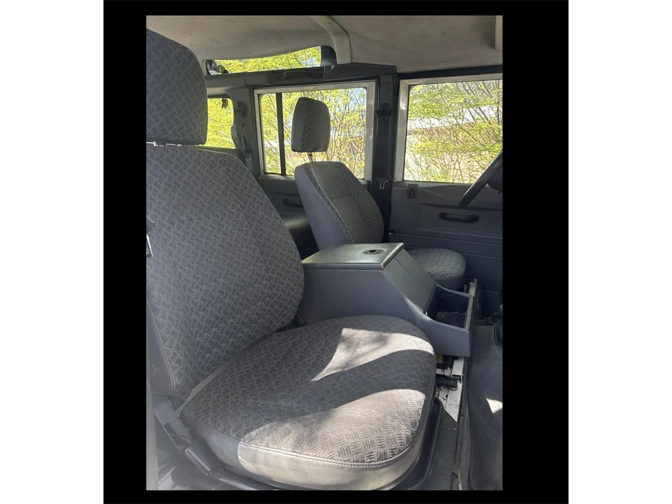 2000 Land Rover Defender 110 - Image 24 of 31