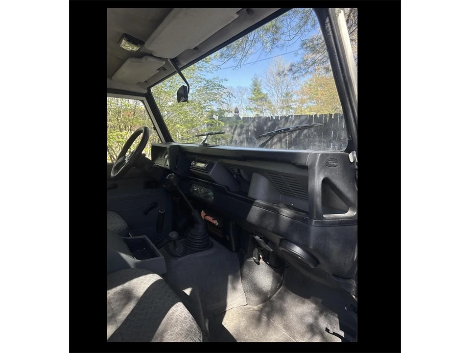 2000 Land Rover Defender 110 - Image 27 of 31