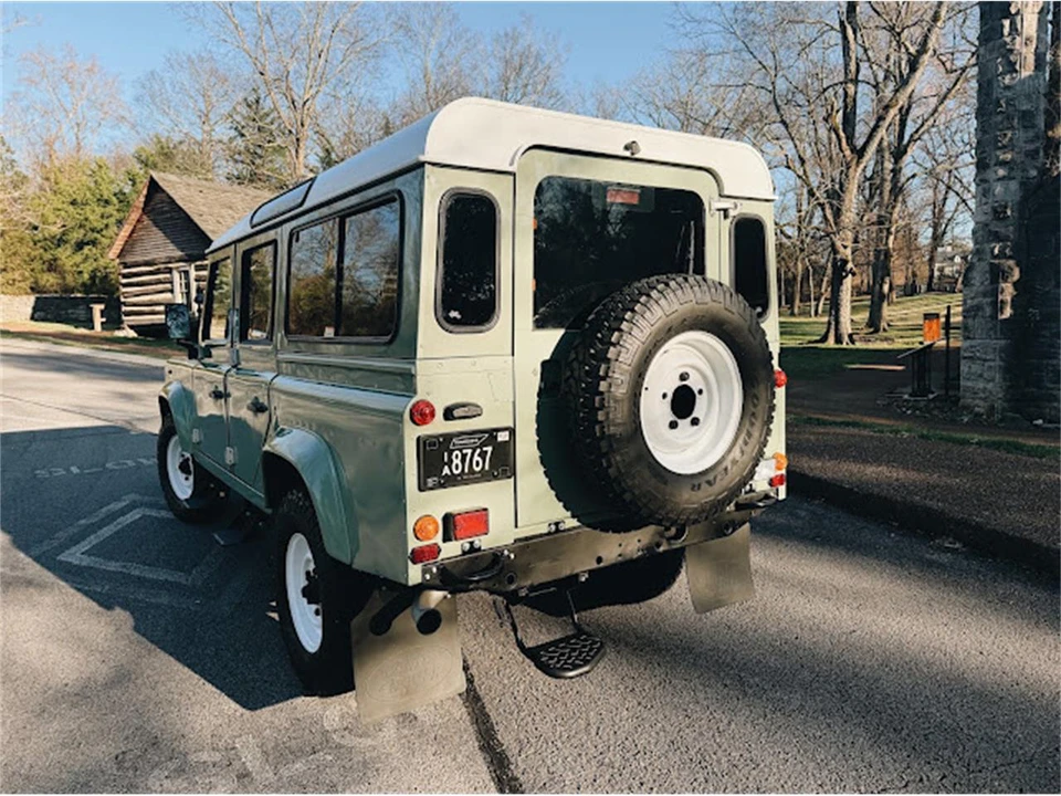 2000 Land Rover Defender 110 - Image 8 of 31