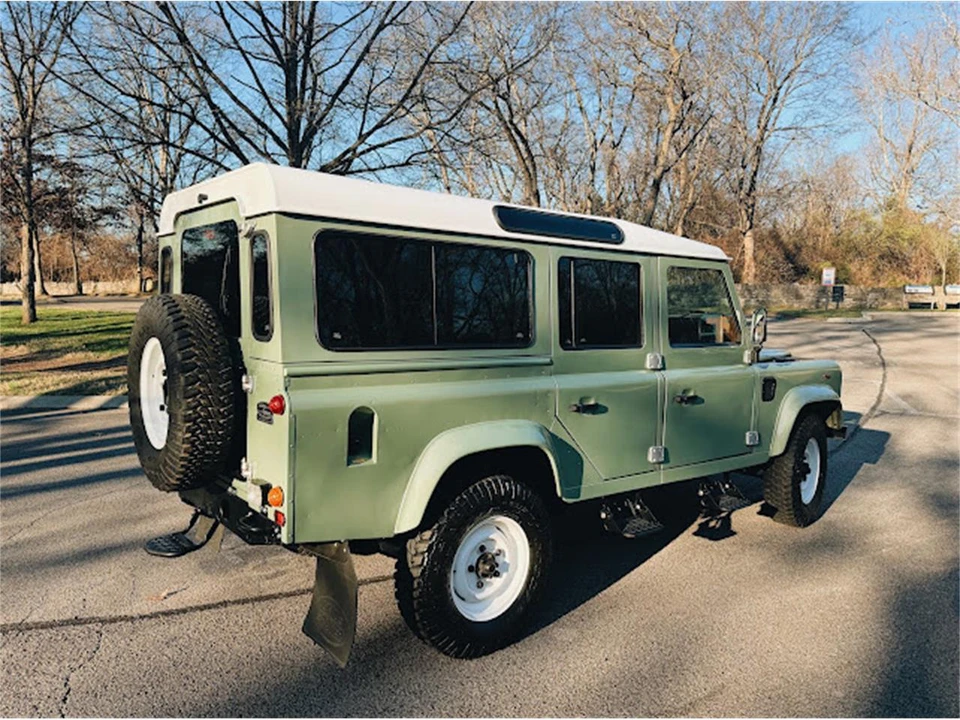 2000 Land Rover Defender 110 - Image 9 of 31