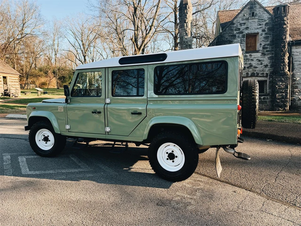 2000 Land Rover Defender 110 - Image 12 of 31