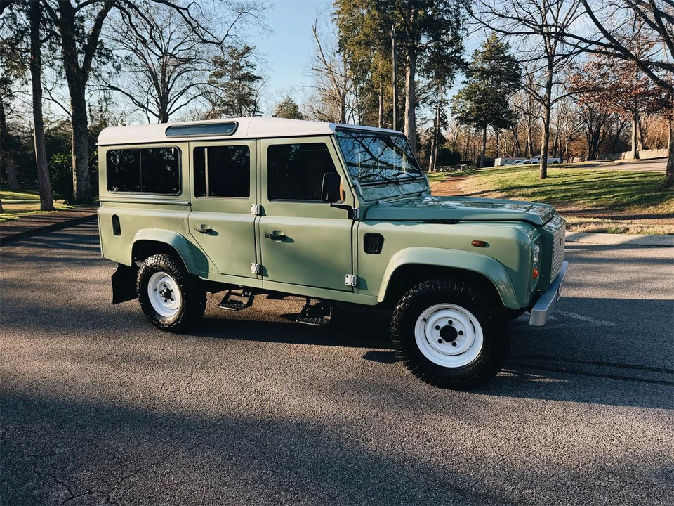 2000 Land Rover Defender 110 - Image 15 of 31