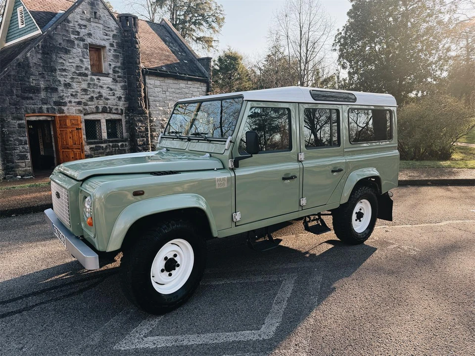 2000 Land Rover Defender 110 - Image 18 of 31