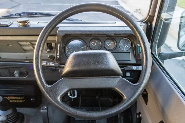 2000 Land Rover Defender 110 - Image 5 of 8