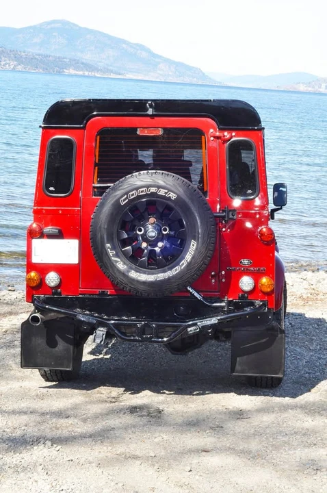 2000 Land Rover Defender 110 - Image 6 of 20