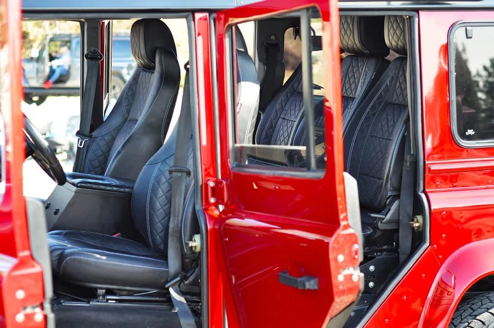 2000 Land Rover Defender 110 - Image 17 of 20