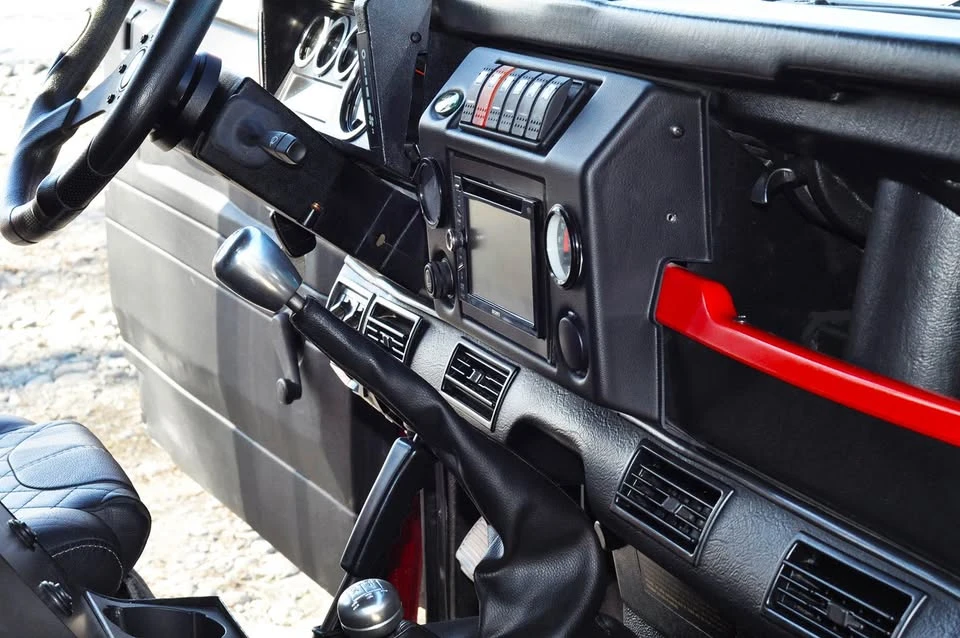2000 Land Rover Defender 110 - Image 13 of 20