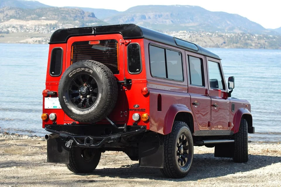 2000 Land Rover Defender 110 - Image 2 of 20