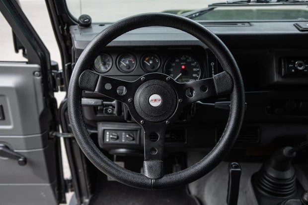 2000 Land Rover Defender 110 - Image 5 of 7