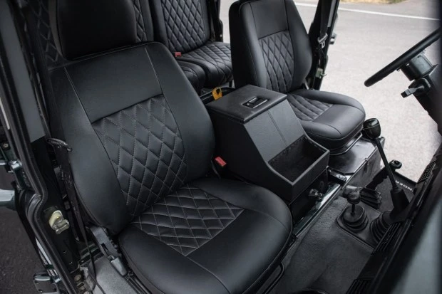 2000 Land Rover Defender 110 - Image 4 of 7