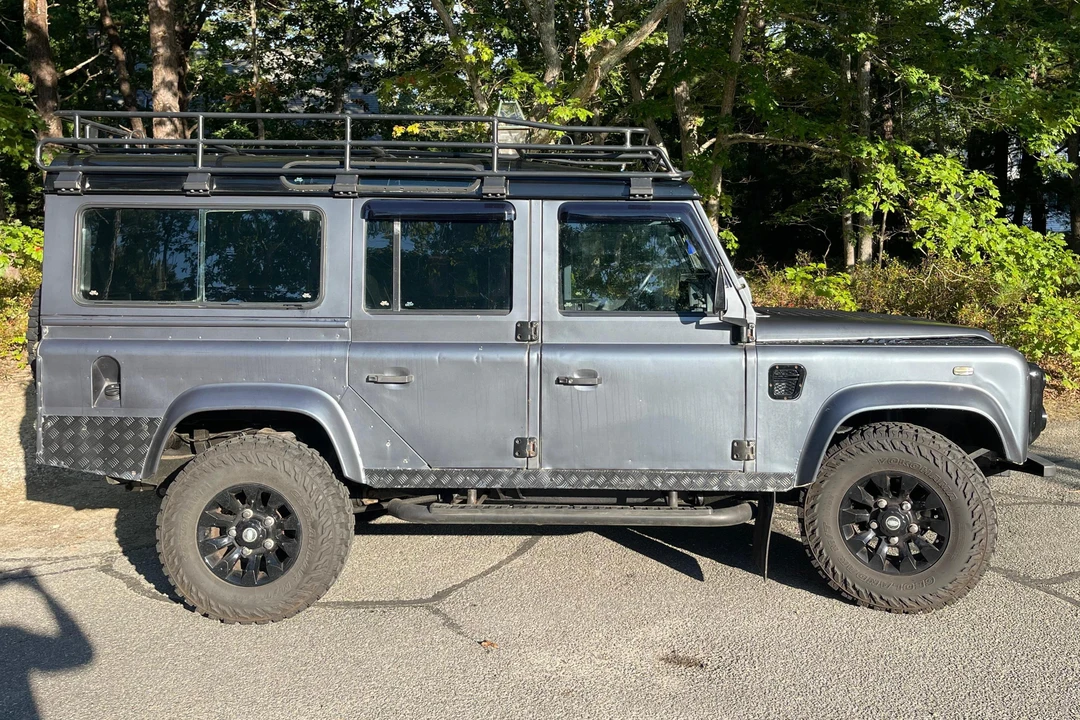 2000 Land Rover Defender 110 - Image 3 of 31
