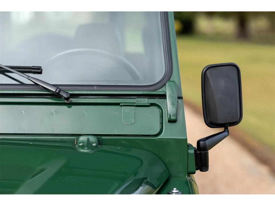 2000 Land Rover Defender 110 - Image 10 of 31