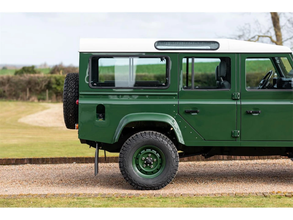 2000 Land Rover Defender 110 - Image 15 of 31