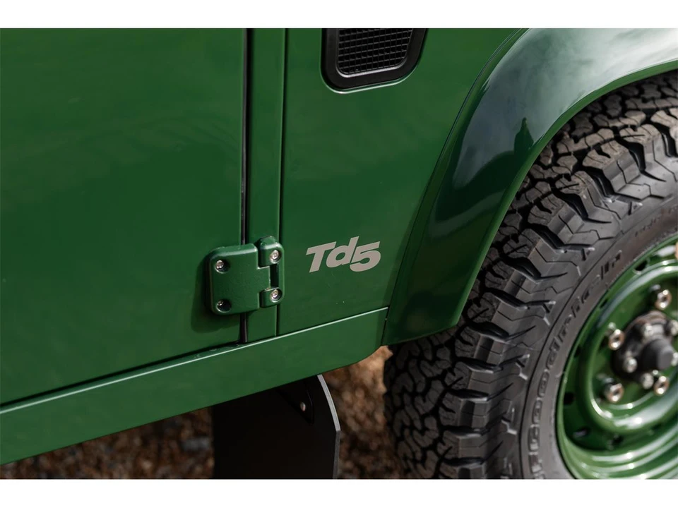 2000 Land Rover Defender 110 - Image 23 of 31