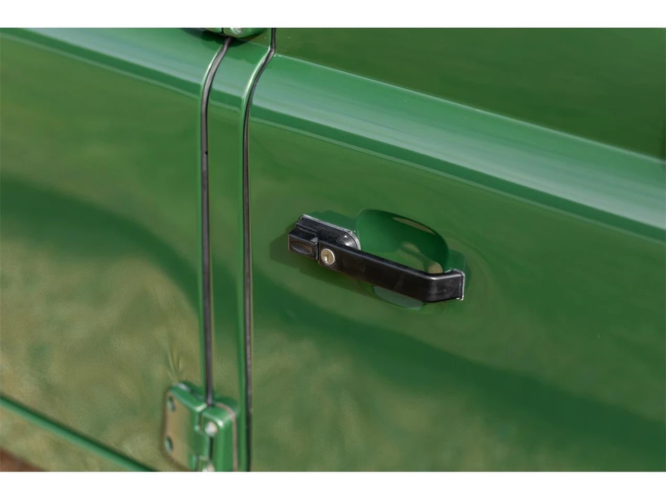 2000 Land Rover Defender 110 - Image 24 of 31