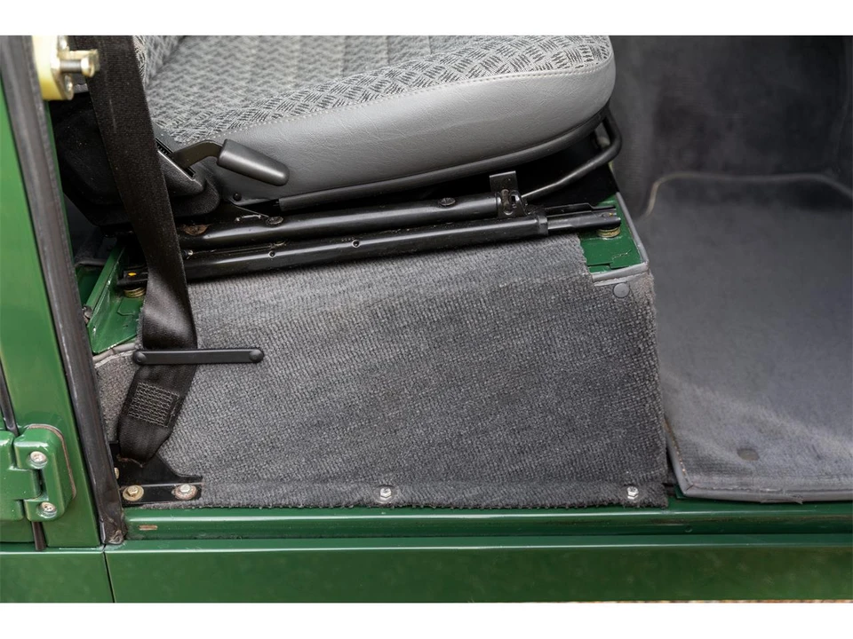 2000 Land Rover Defender 110 - Image 28 of 31