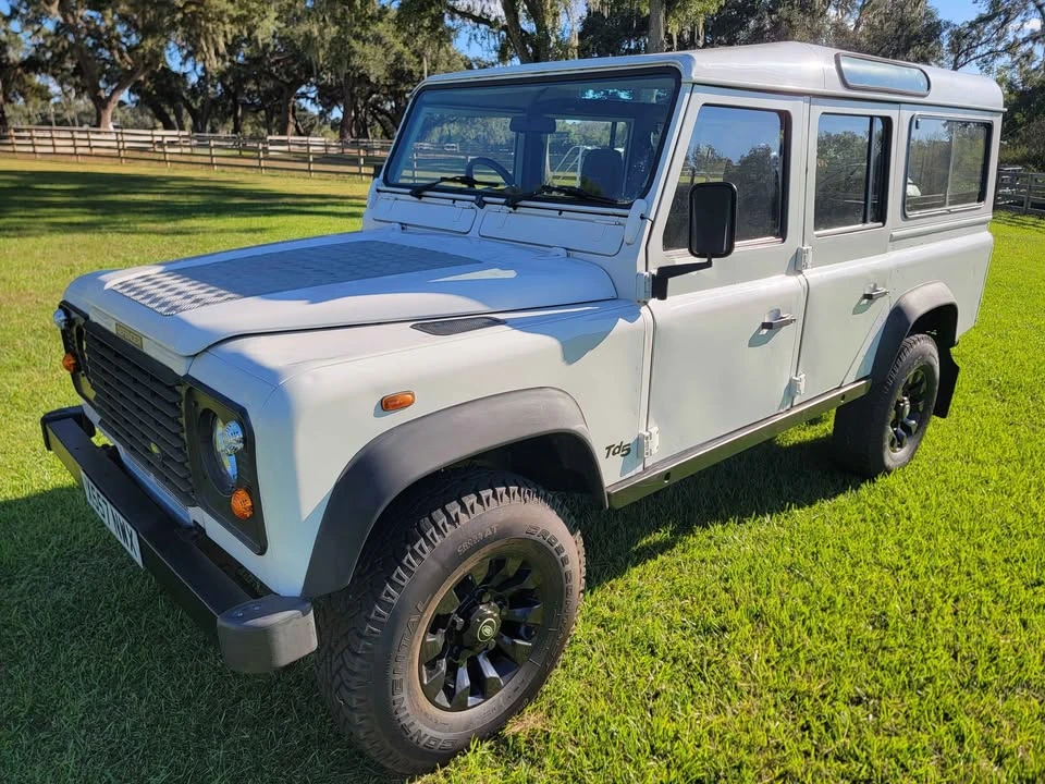 2000 Land Rover Defender 110 - Image 5 of 20