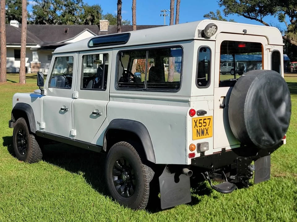 2000 Land Rover Defender 110 - Image 3 of 20