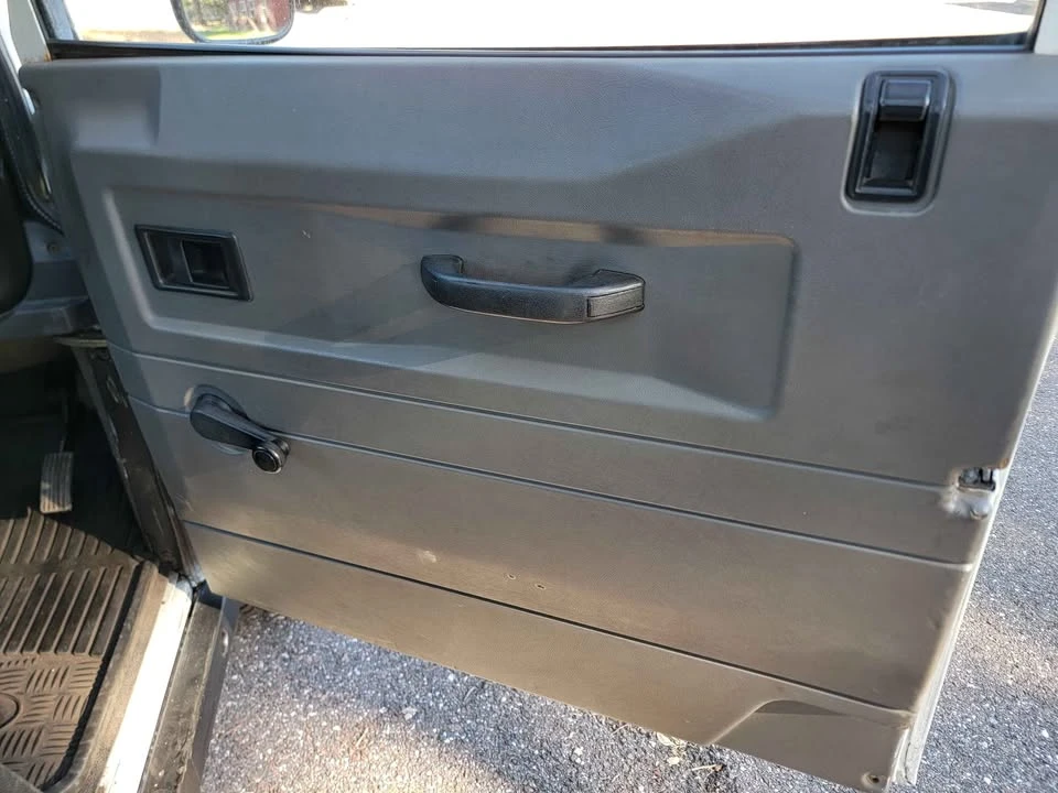 2000 Land Rover Defender 110 - Image 16 of 20