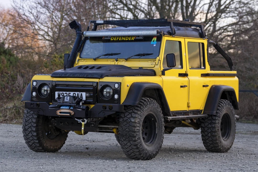 2000 Land Rover Defender 110 - Image 10 of 31