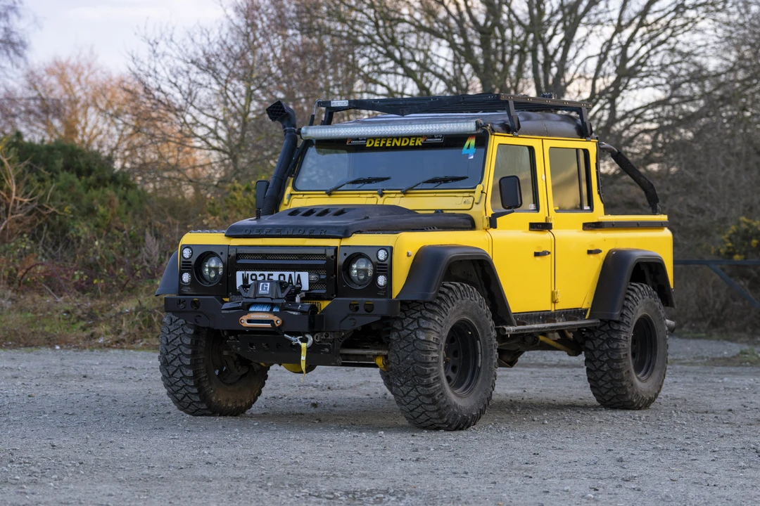 2000 Land Rover Defender 110 - Image 23 of 31