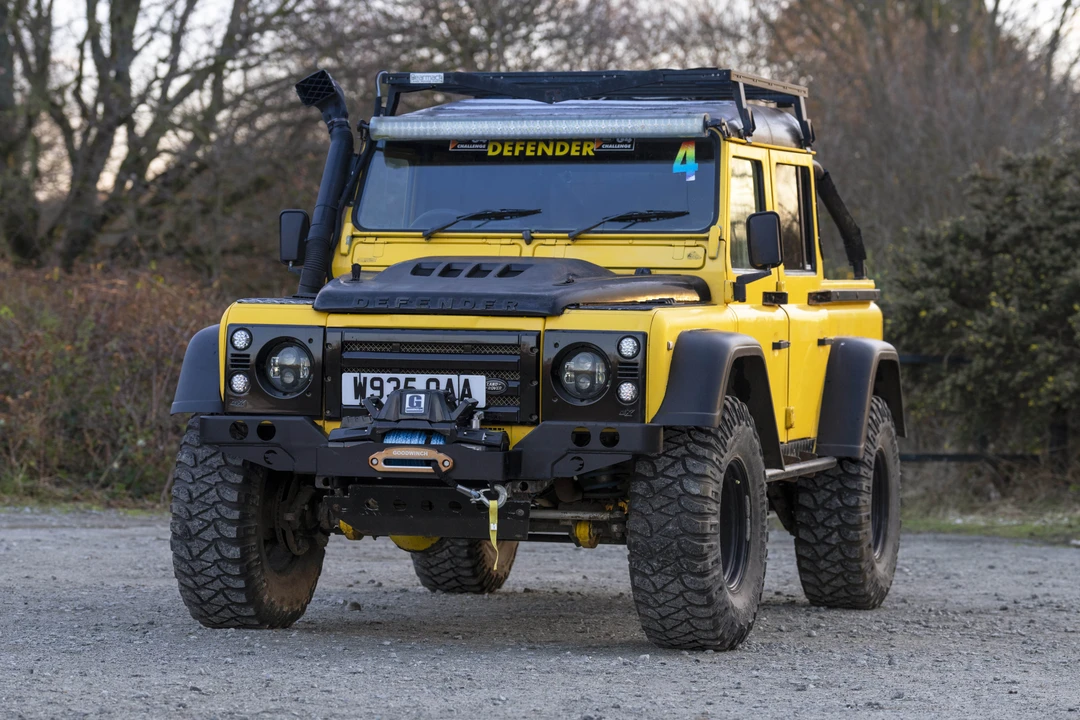 2000 Land Rover Defender 110 - Image 11 of 31