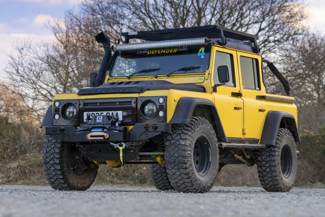 2000 Land Rover Defender 110 - Image 25 of 31