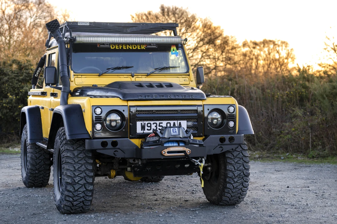 2000 Land Rover Defender 110 - Image 13 of 31