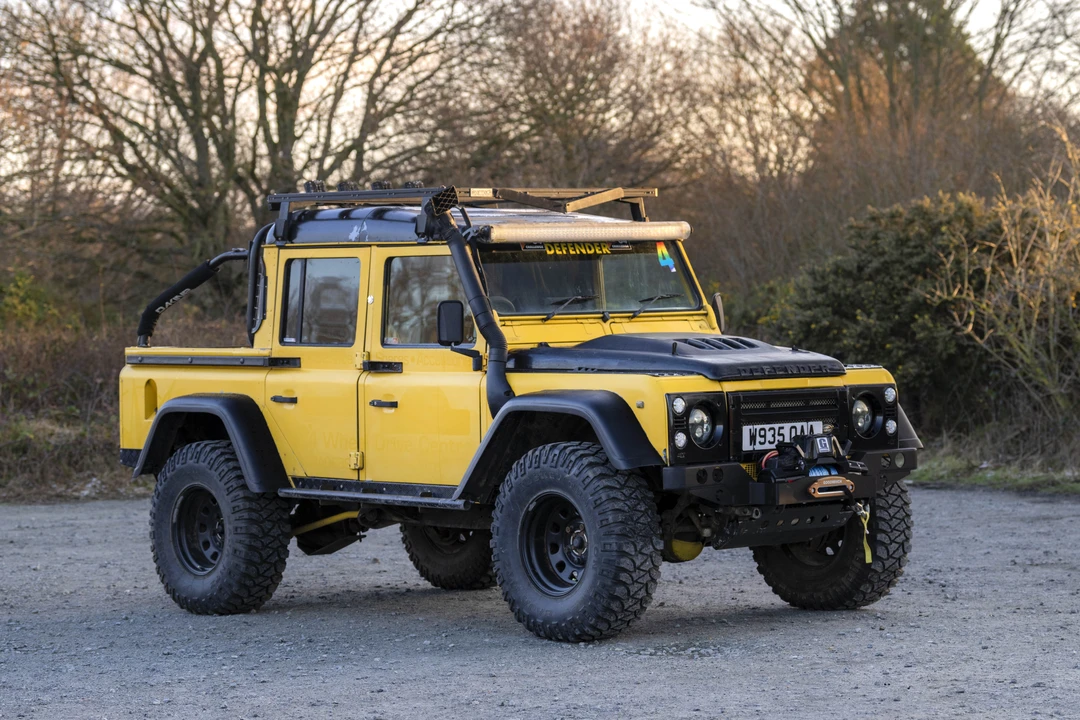 2000 Land Rover Defender 110 - Image 4 of 31