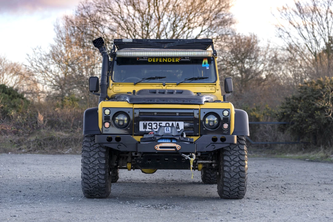2000 Land Rover Defender 110 - Image 12 of 31