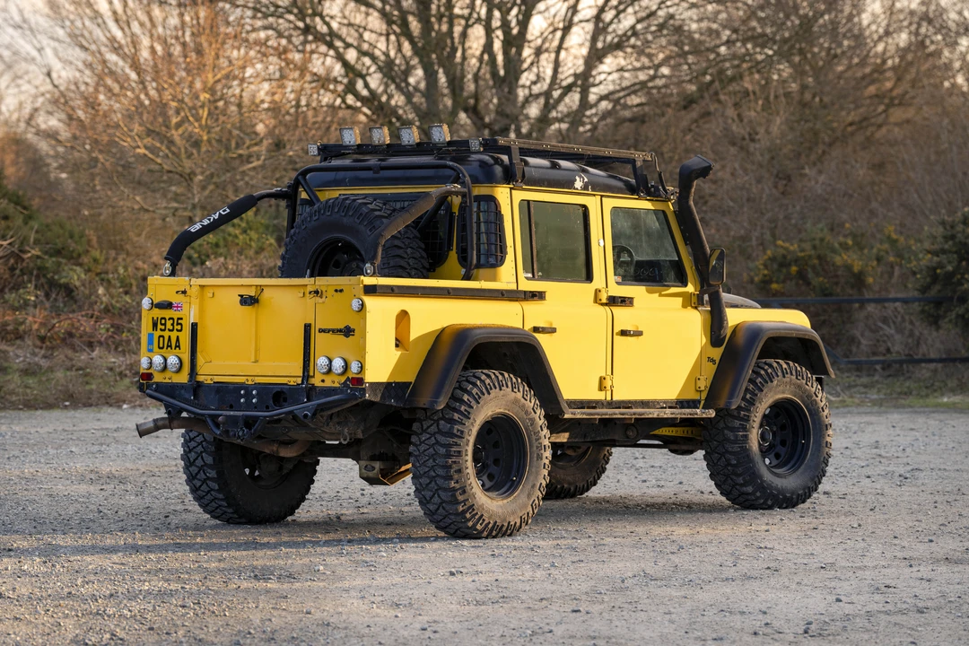 2000 Land Rover Defender 110 - Image 17 of 31