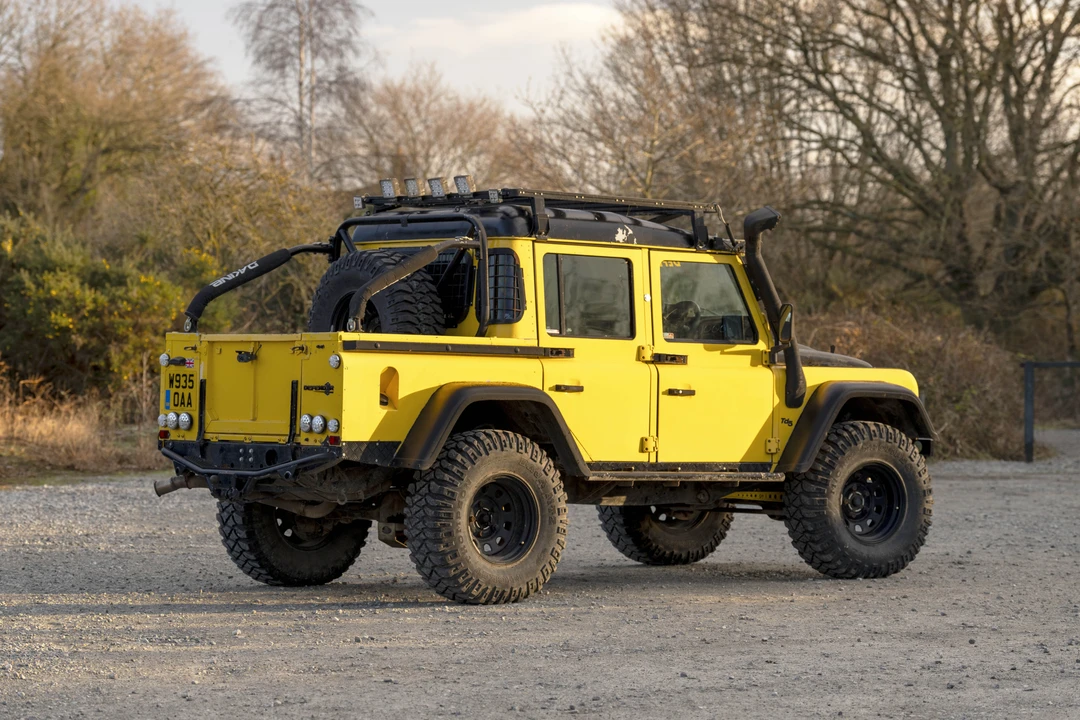 2000 Land Rover Defender 110 - Image 16 of 31