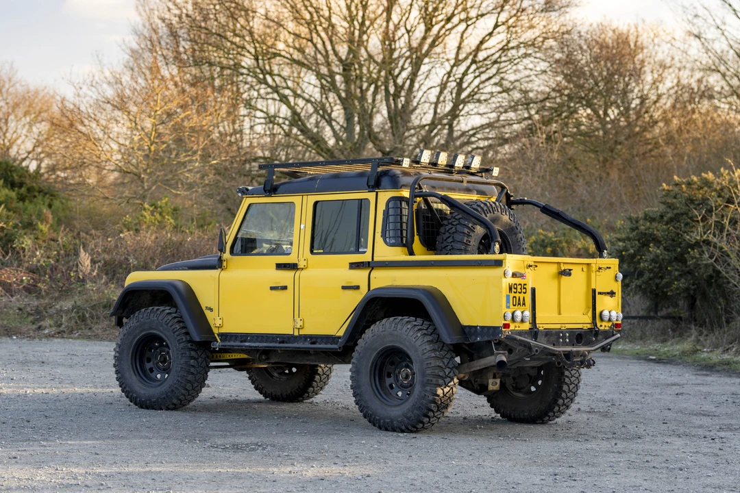 2000 Land Rover Defender 110 - Image 8 of 31